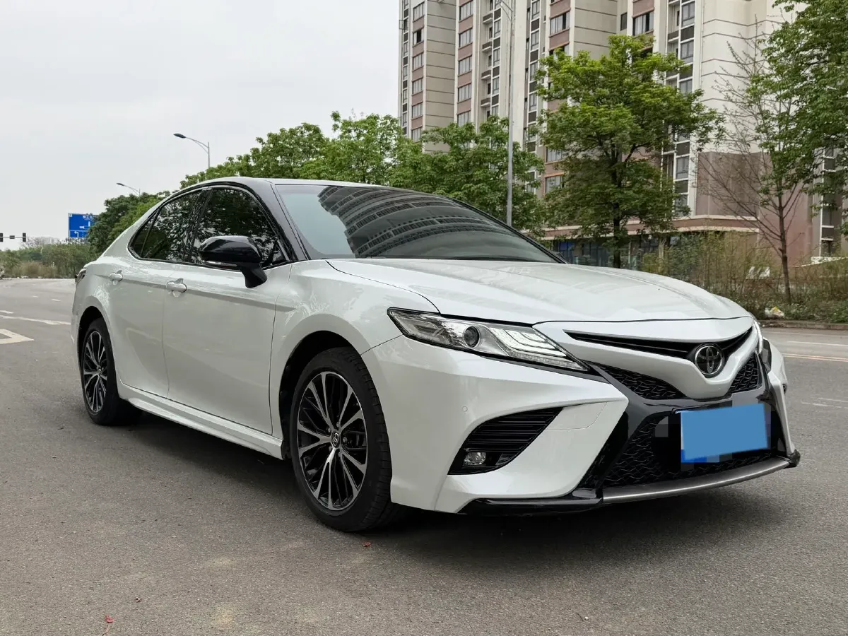 2021 Toyota Camry 2.5L 209HP L4 8AT,autocango,china used car exporter,china ev exporter,chinese used car exporter,chinese used ev exporter