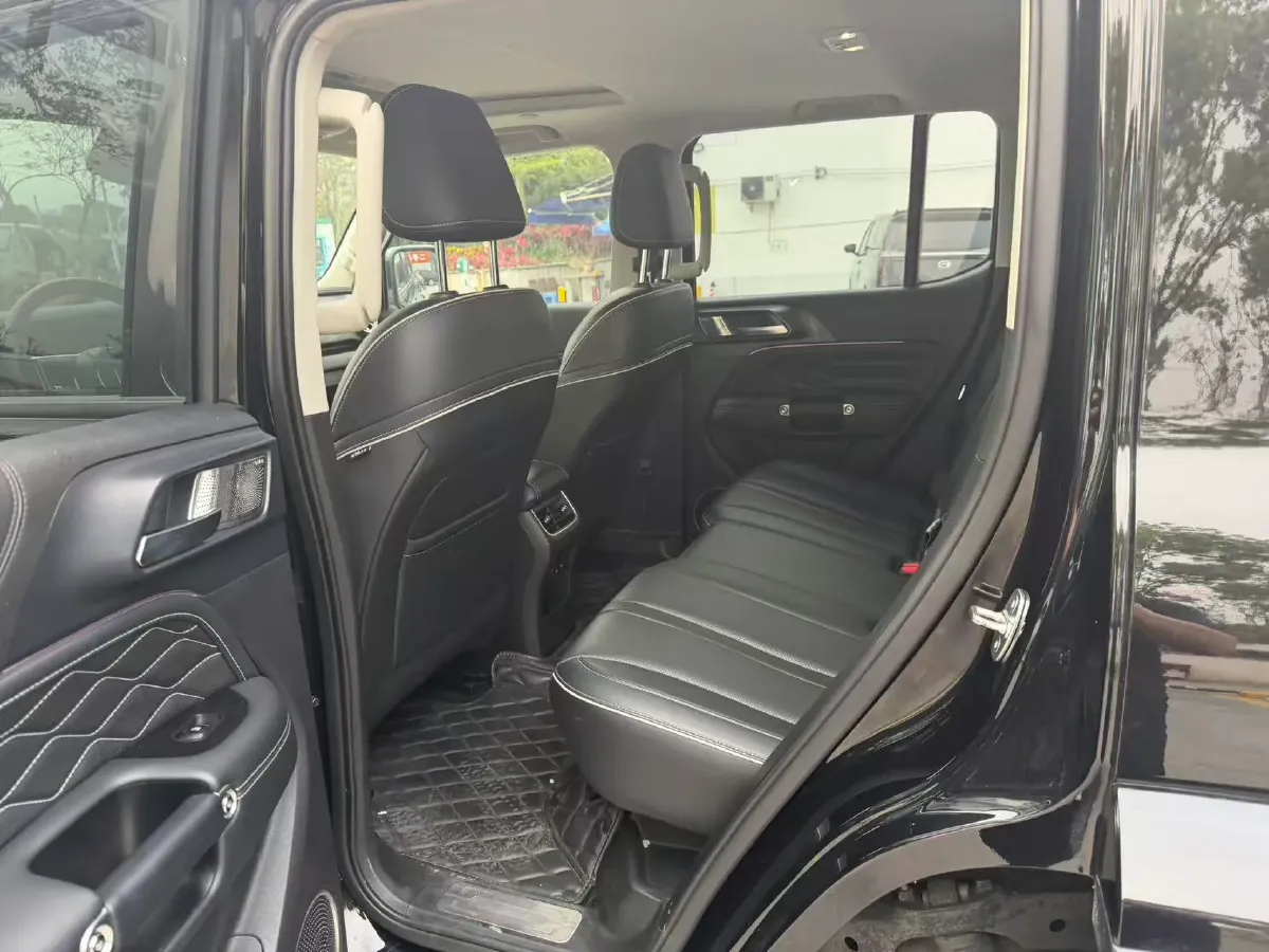 2023 Tank 300 2.0T 227HP L4 8AT,autocango,china used car exporter,china ev exporter,chinese used car exporter,chinese used ev exporter