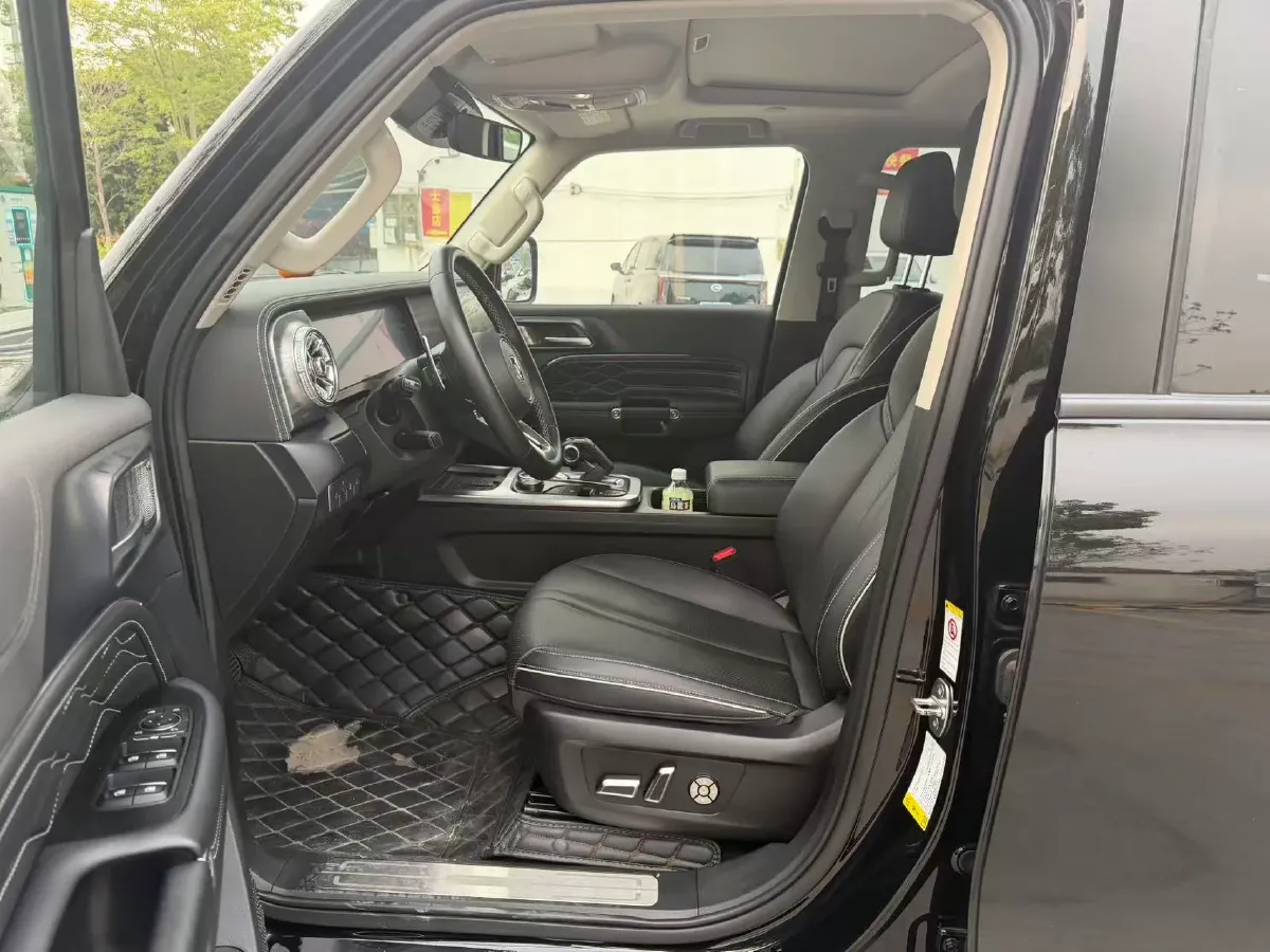 2023 Tank 300 2.0T 227HP L4 8AT,autocango,china used car exporter,china ev exporter,chinese used car exporter,chinese used ev exporter