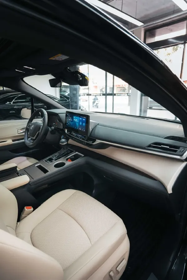 2024 Toyota Granvia 2.5L 189HP L4 E-CVT Hybrid,autocango,china used car exporter,china ev exporter,chinese used car exporter,chinese used ev exporter