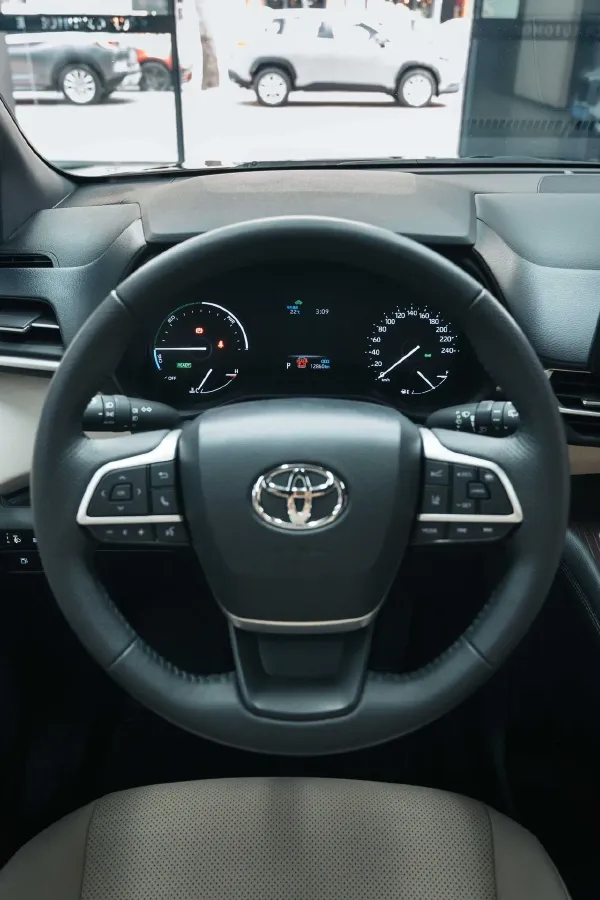 2024 Toyota Granvia 2.5L 189HP L4 E-CVT Hybrid,autocango,china used car exporter,china ev exporter,chinese used car exporter,chinese used ev exporter