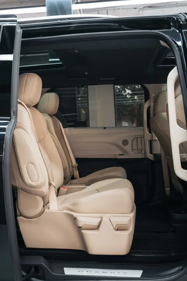 2024 Toyota Granvia 2.5L 189HP L4 E-CVT Hybrid,autocango,china used car exporter,china ev exporter,chinese used car exporter,chinese used ev exporter