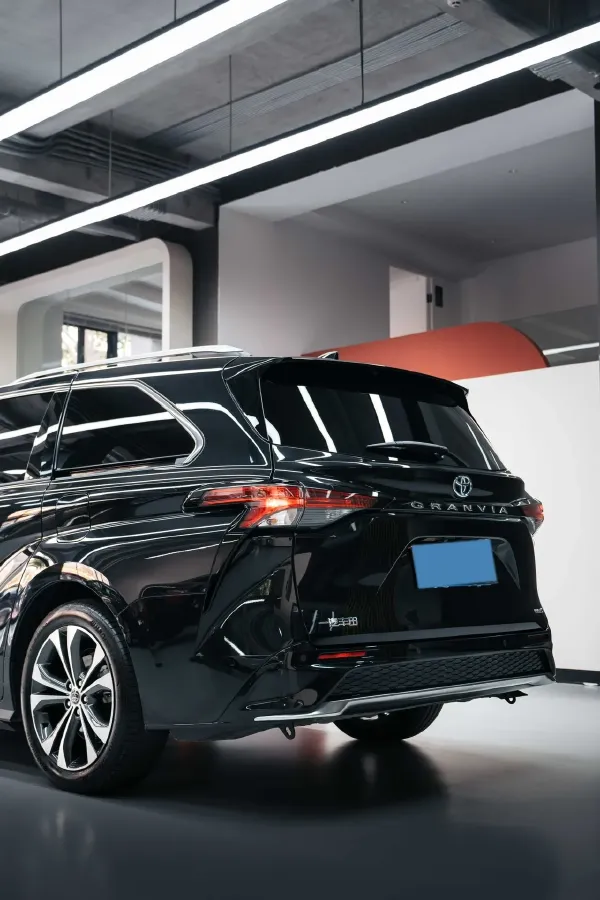 2024 Toyota Granvia 2.5L 189HP L4 E-CVT Hybrid,autocango,china used car exporter,china ev exporter,chinese used car exporter,chinese used ev exporter