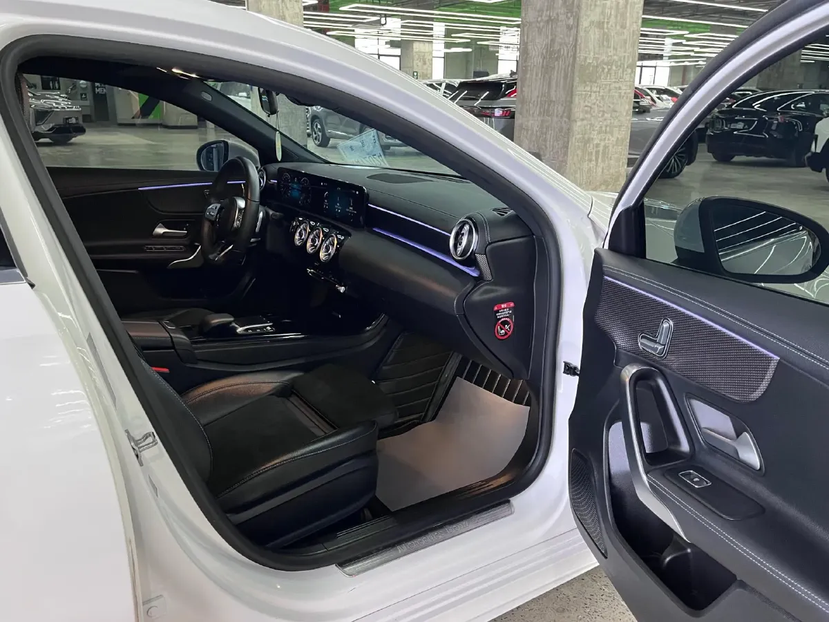 2022 Mercedes-Benz A Class 1.3T 163HP L4 7DCT,autocango,china used car exporter,china ev exporter,chinese used car exporter,chinese used ev exporter