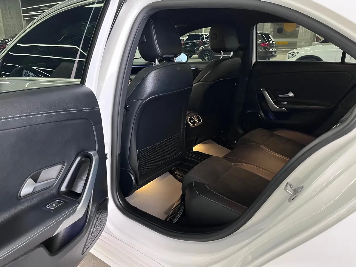 2022 Mercedes-Benz A Class 1.3T 163HP L4 7DCT,autocango,china used car exporter,china ev exporter,chinese used car exporter,chinese used ev exporter