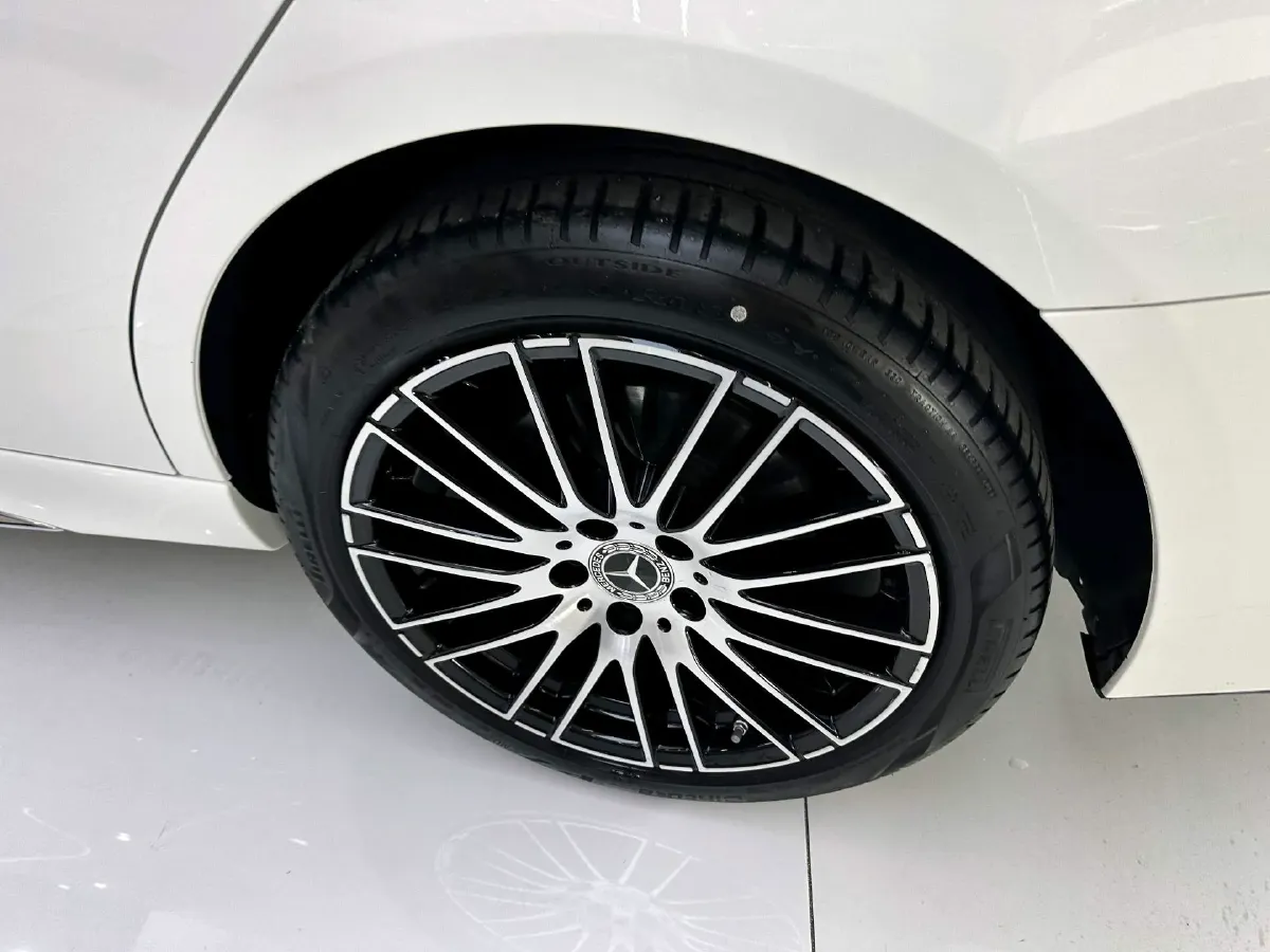 2023 Mercedes-Benz C Class 1.5T 204HP L4 9AT,autocango,china used car exporter,china ev exporter,chinese used car exporter,chinese used ev exporter