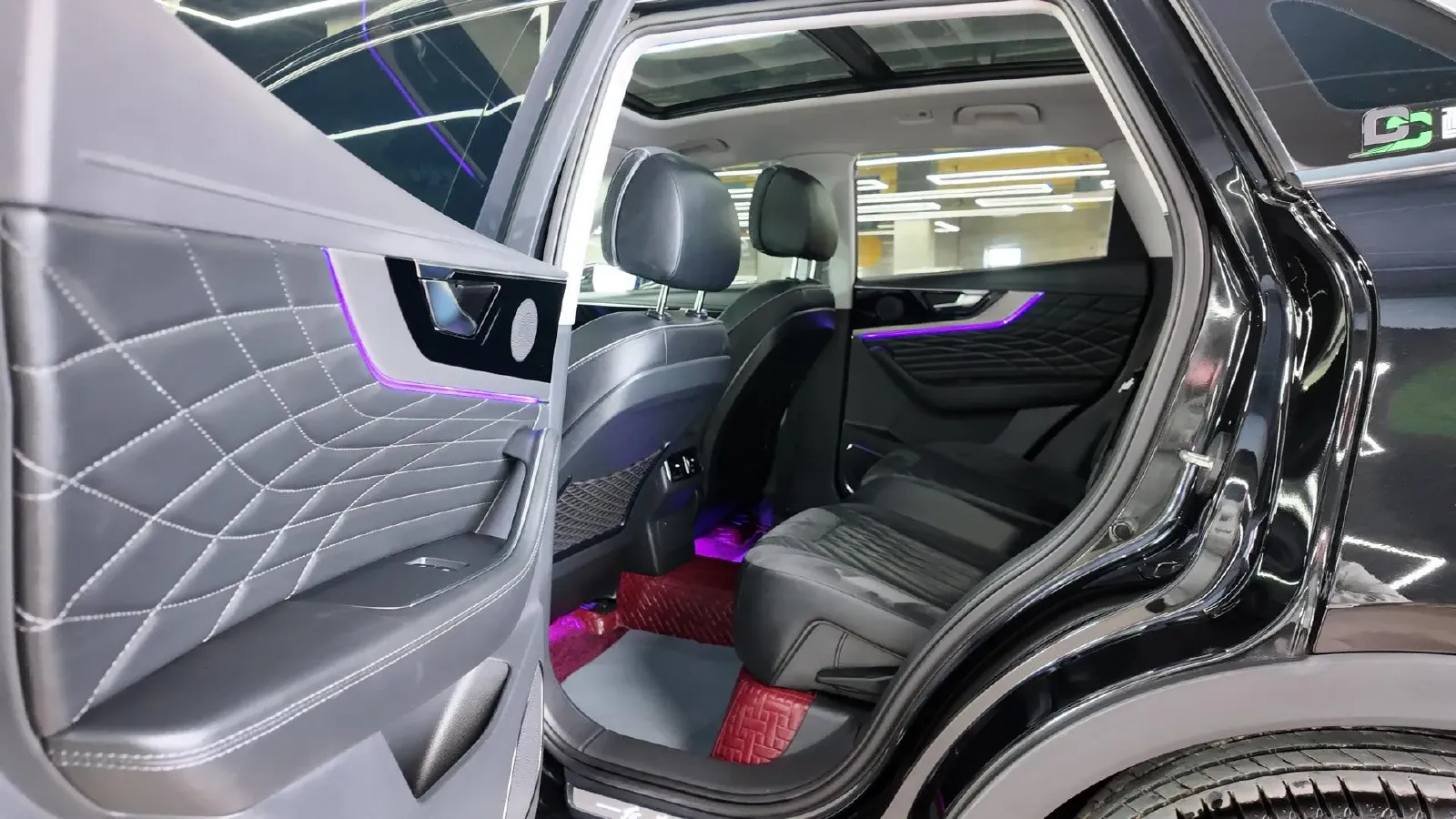 2022 HongQi HS5 2.0T 224HP L4 6AT,autocango,china used car exporter,china ev exporter,chinese used car exporter,chinese used ev exporter