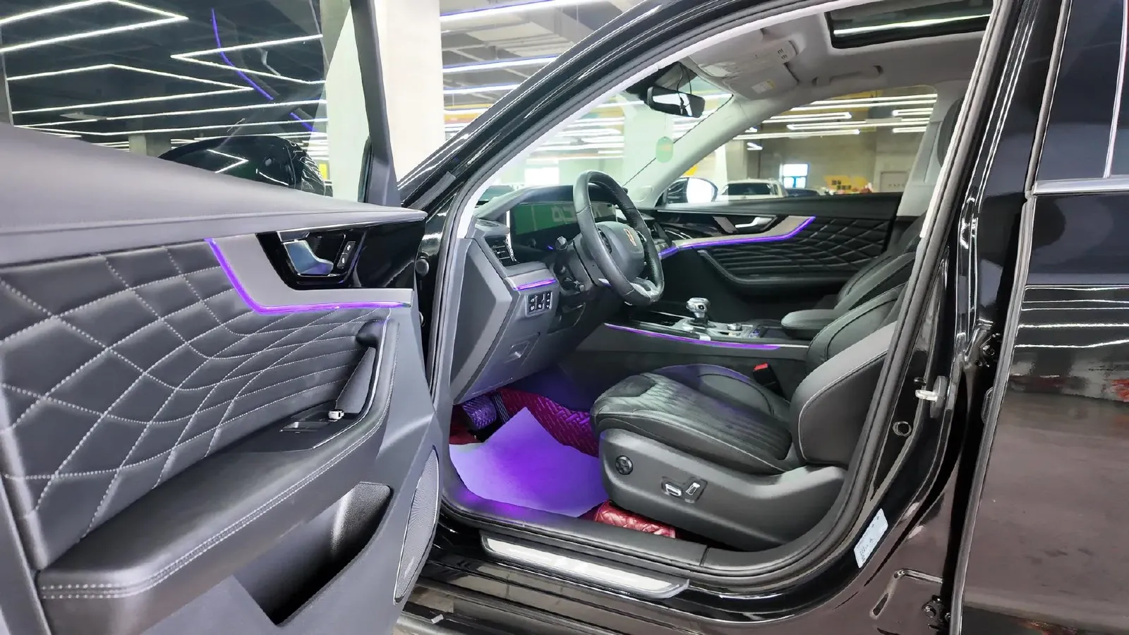 2022 HongQi HS5 2.0T 224HP L4 6AT,autocango,china used car exporter,china ev exporter,chinese used car exporter,chinese used ev exporter