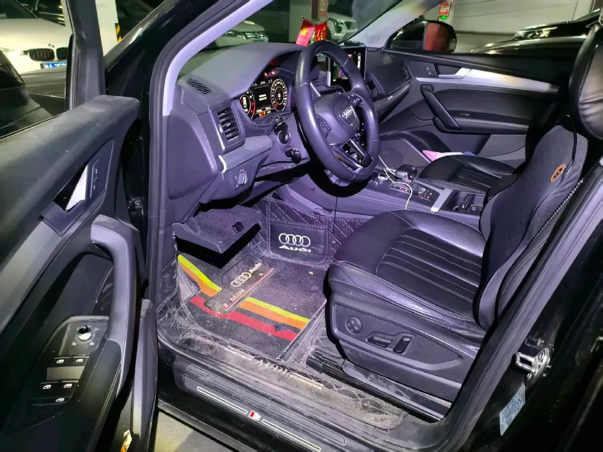 2020 Audi Q5L 2.0T 190HP L4 7DCT,autocango,china used car exporter,china ev exporter,chinese used car exporter,chinese used ev exporter