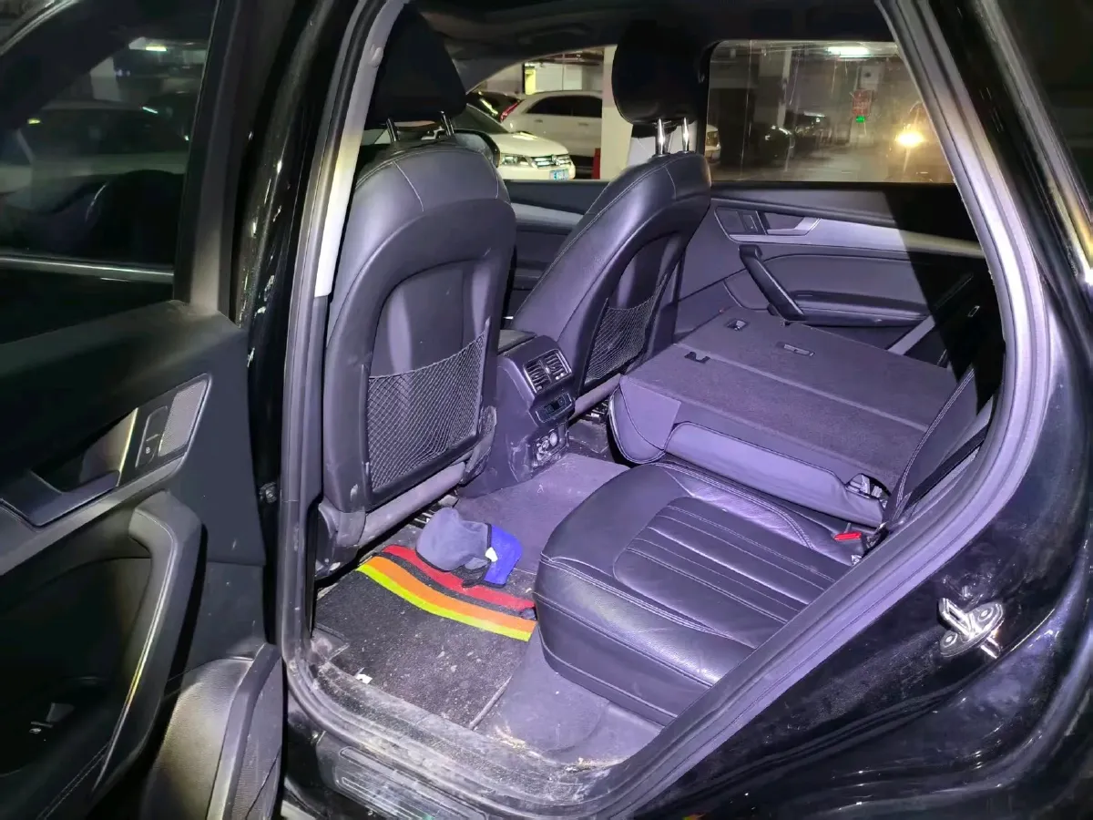 2020 Audi Q5L 2.0T 190HP L4 7DCT,autocango,china used car exporter,china ev exporter,chinese used car exporter,chinese used ev exporter