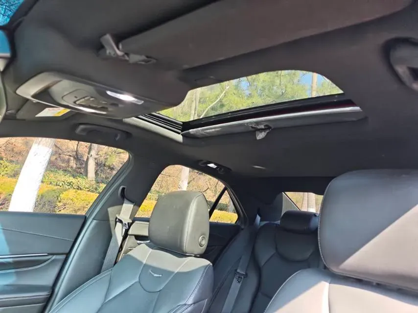 2022 Cadillac CT4 2.0T 237HP L4 8AT,autocango,china used car exporter,china ev exporter,chinese used car exporter,chinese used ev exporter