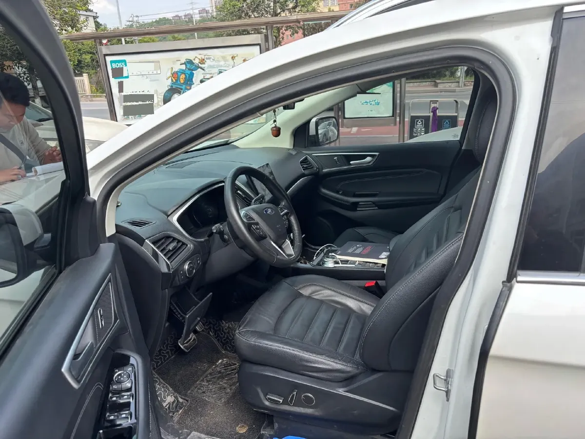 2020 Ford Edge 2.0T 245HP L4 8AT,autocango,china used car exporter,china ev exporter,chinese used car exporter,chinese used ev exporter