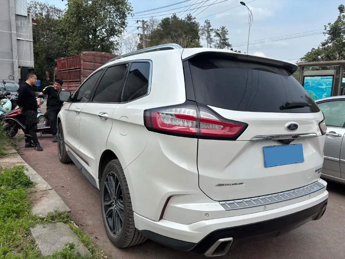 2020 Ford Edge 2.0T 245HP L4 8AT,autocango,china used car exporter,china ev exporter,chinese used car exporter,chinese used ev exporter