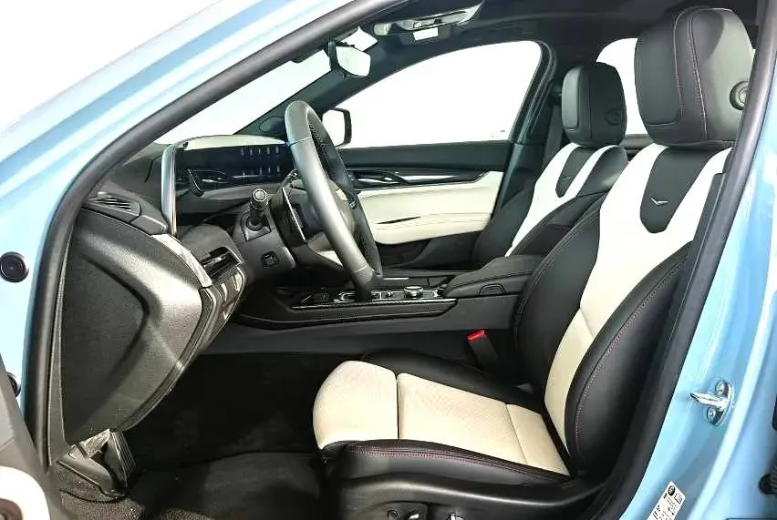 2025 Cadillac CT5 2.0T 237HP L4 10AT,autocango,china used car exporter,china ev exporter,chinese used car exporter,chinese used ev exporter