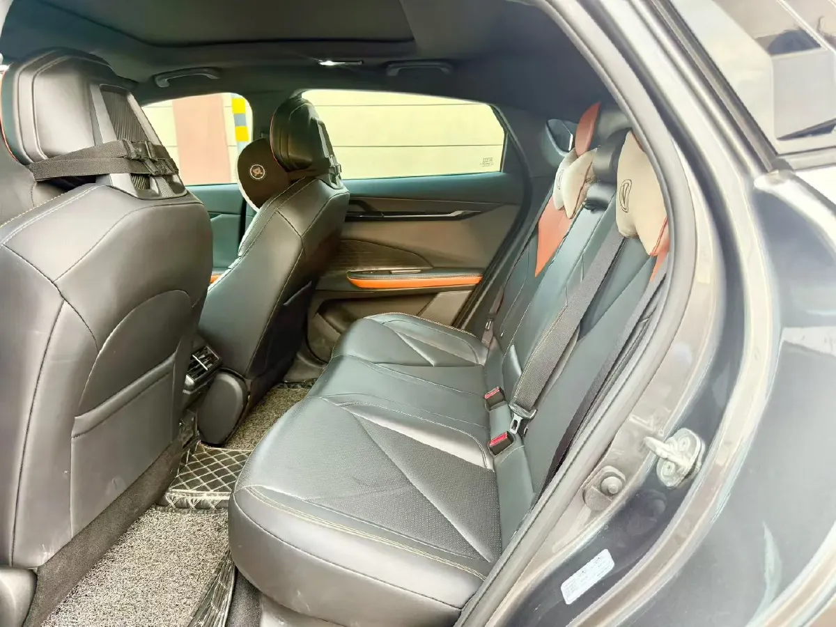 2023 ChangAn UNI-V iDD 1.5T 170HP L4 6TCT PHEV 18.4KWH,autocango,china used car exporter,china ev exporter,chinese used car exporter,chinese used ev exporter