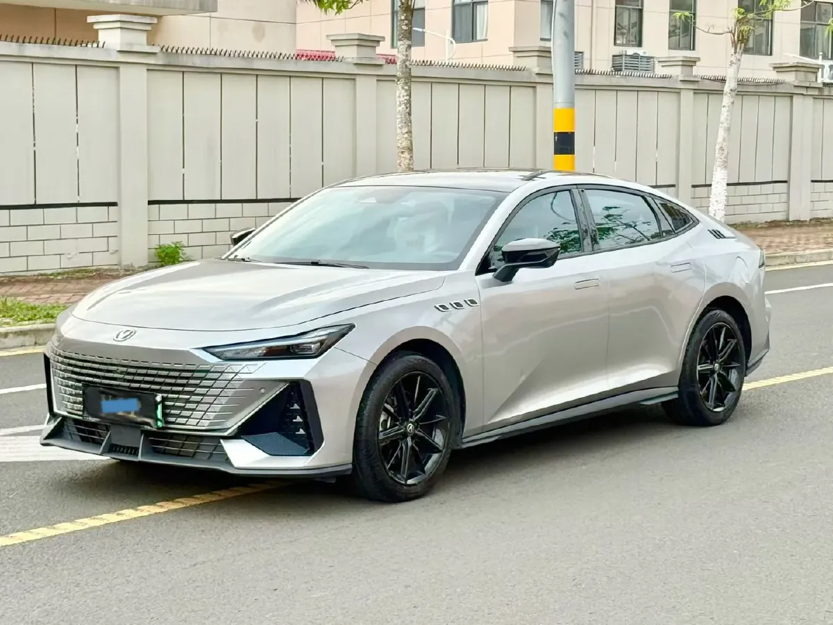 2023 ChangAn UNI-V iDD 1.5T 170HP L4 6TCT PHEV 18.4KWH,autocango,china used car exporter,china ev exporter,chinese used car exporter,chinese used ev exporter