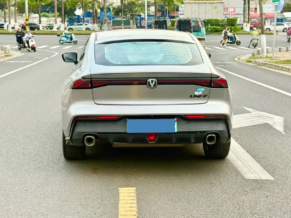 2023 ChangAn UNI-V iDD 1.5T 170HP L4 6TCT PHEV 18.4KWH,autocango,china used car exporter,china ev exporter,chinese used car exporter,chinese used ev exporter