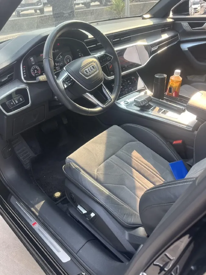 2024 Audi A6L 2.0T 245HP L4 7DCT,autocango,china used car exporter,china ev exporter,chinese used car exporter,chinese used ev exporter