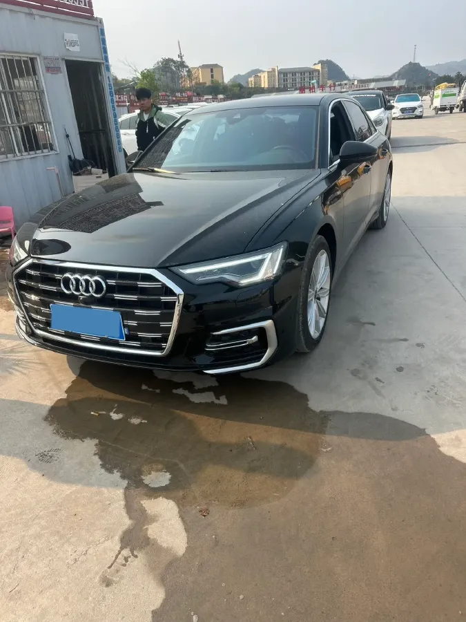 2024 Audi A6L 2.0T 245HP L4 7DCT,autocango,china used car exporter,china ev exporter,chinese used car exporter,chinese used ev exporter