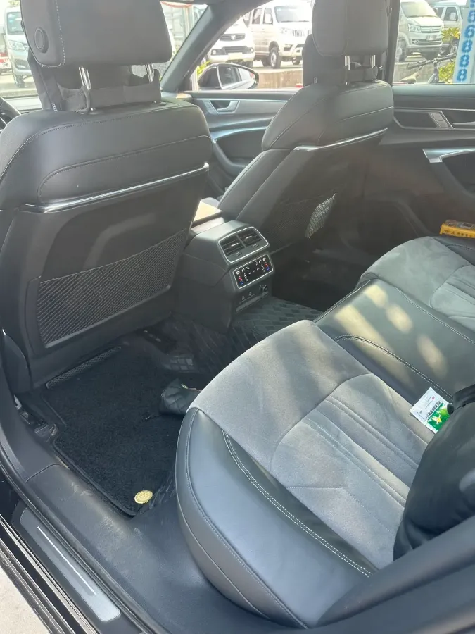 2024 Audi A6L 2.0T 245HP L4 7DCT,autocango,china used car exporter,china ev exporter,chinese used car exporter,chinese used ev exporter