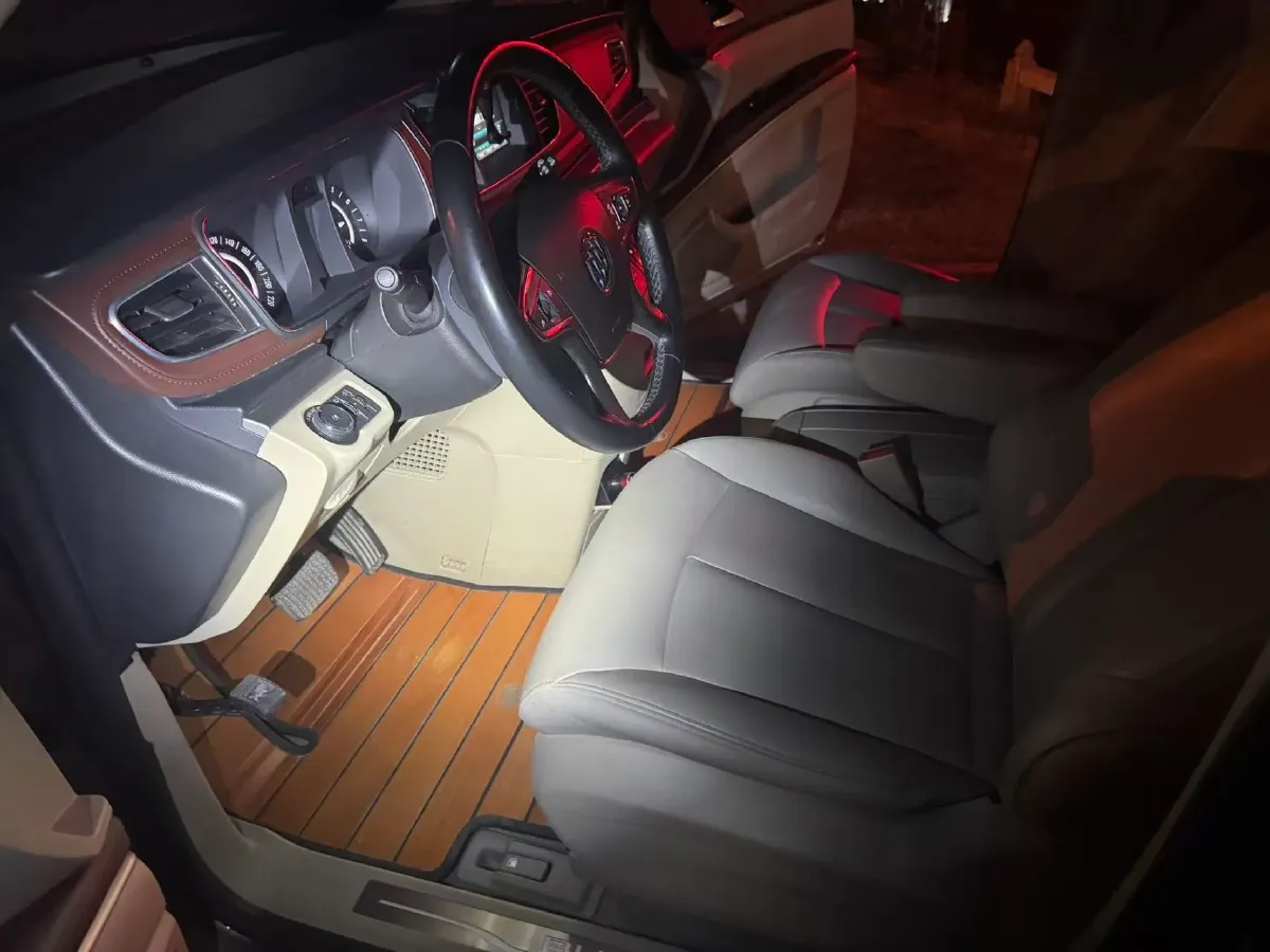 2018 Buick GL8 2.0T 260HP L4 6AT,autocango,china used car exporter,china ev exporter,chinese used car exporter,chinese used ev exporter