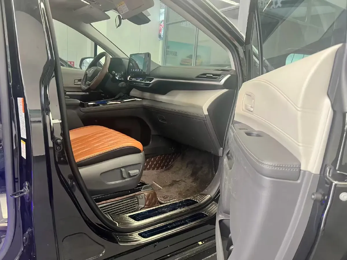 2023 Toyota Sienna 2.5L 189HP L4 E-CVT Hybrid,autocango,china used car exporter,china ev exporter,chinese used car exporter,chinese used ev exporter