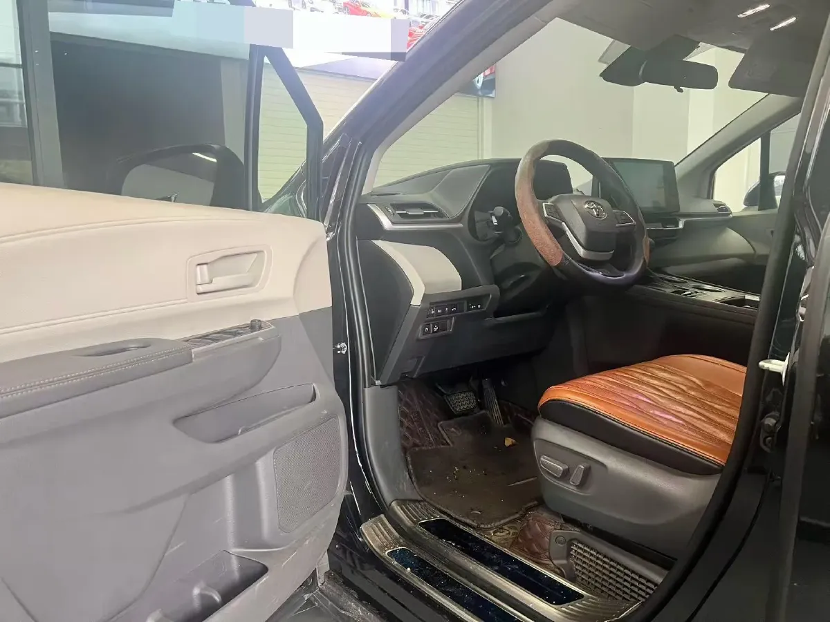 2023 Toyota Sienna 2.5L 189HP L4 E-CVT Hybrid,autocango,china used car exporter,china ev exporter,chinese used car exporter,chinese used ev exporter