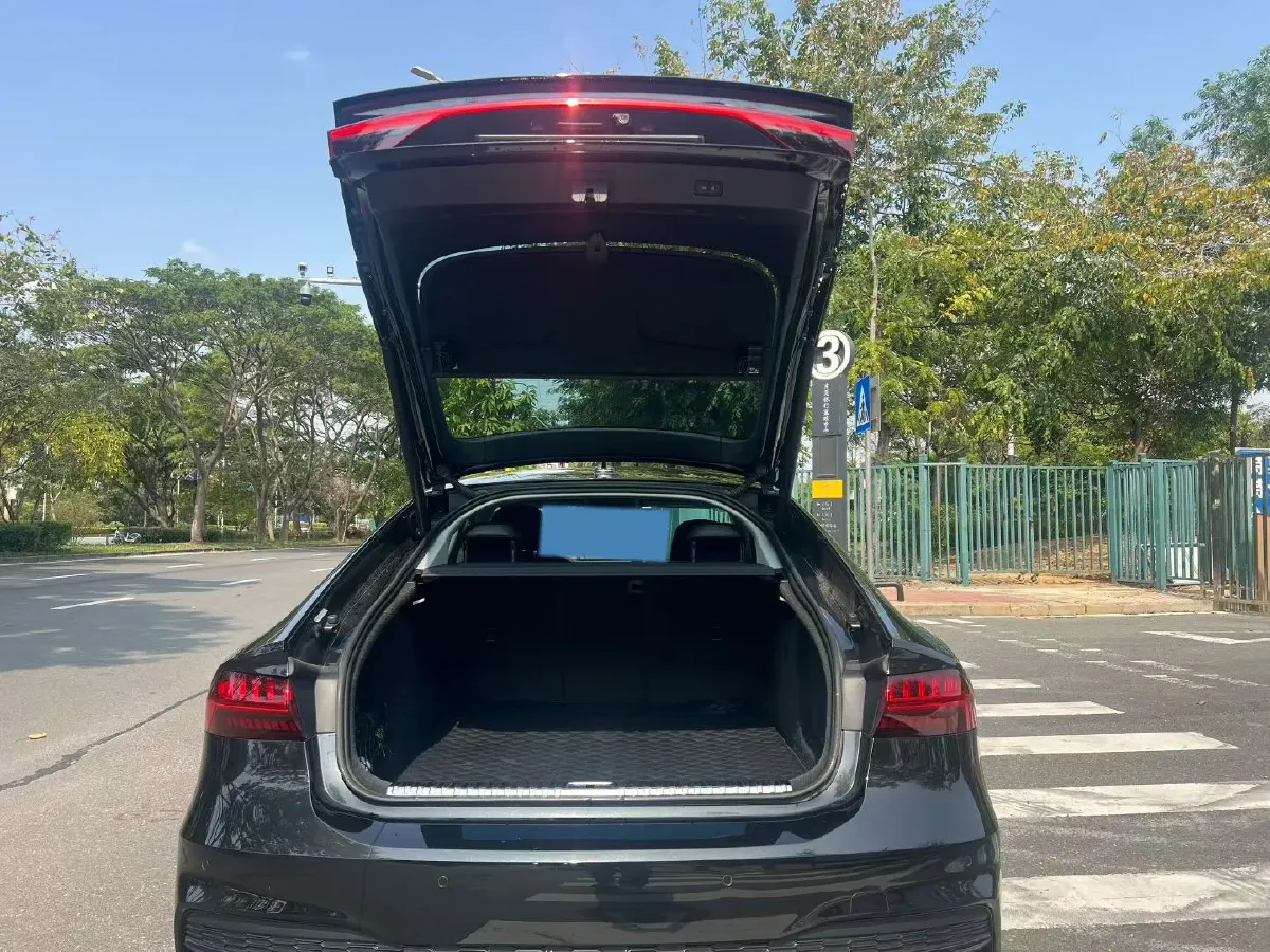 2020 Audi A7 2.0T 245HP L4 7DCT,autocango,china used car exporter,china ev exporter,chinese used car exporter,chinese used ev exporter