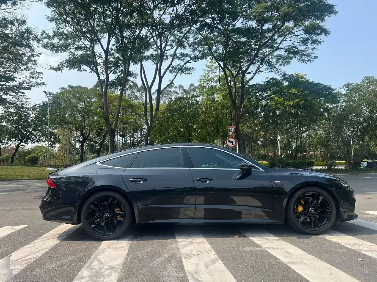 2020 Audi A7 2.0T 245HP L4 7DCT,autocango,china used car exporter,china ev exporter,chinese used car exporter,chinese used ev exporter