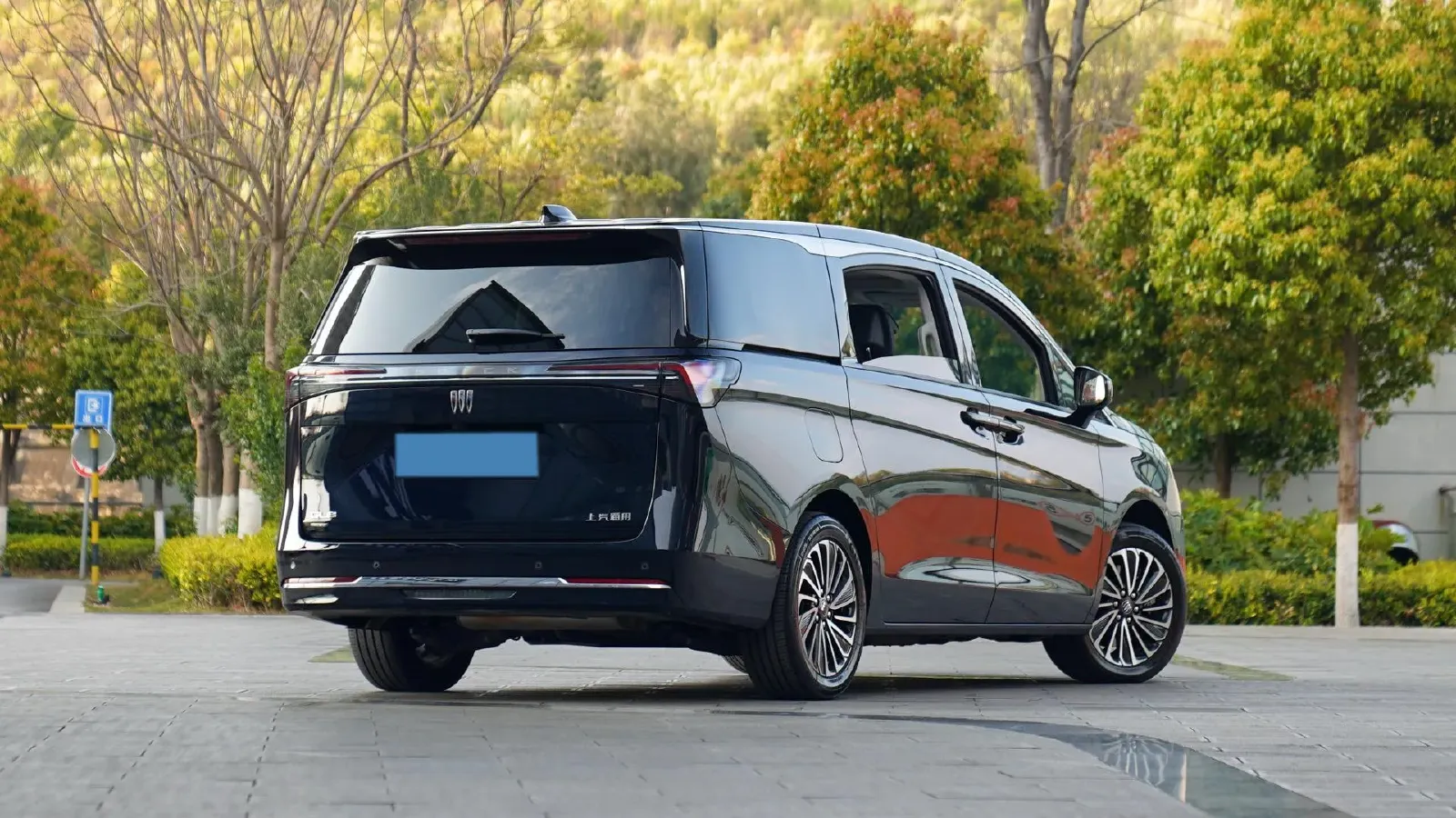 2025 Buick GL8 1.5T 180HP L4 2DHT PHEV,autocango,china used car exporter,china ev exporter,chinese used car exporter,chinese used ev exporter