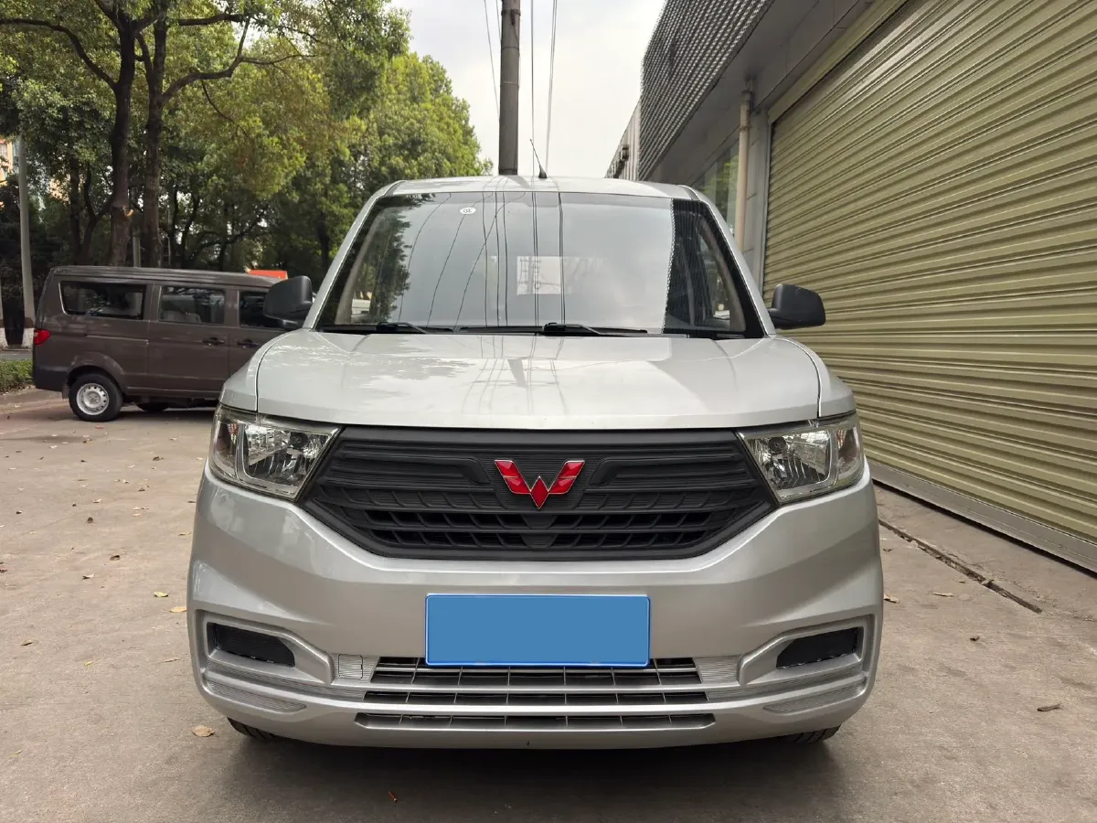 2019 WuLing HongGuang V 1.5L 99HP L4 6MT,autocango,china used car exporter,china ev exporter,chinese used car exporter,chinese used ev exporter