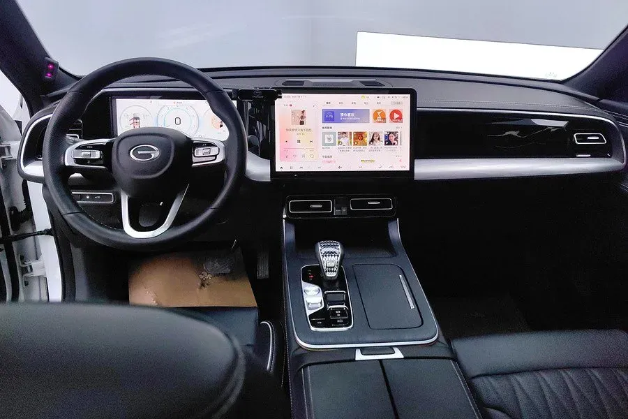 2022 GAC Trumpchi GS8 2.0T 252HP L4 8AT,autocango,china used car exporter,china ev exporter,chinese used car exporter,chinese used ev exporter