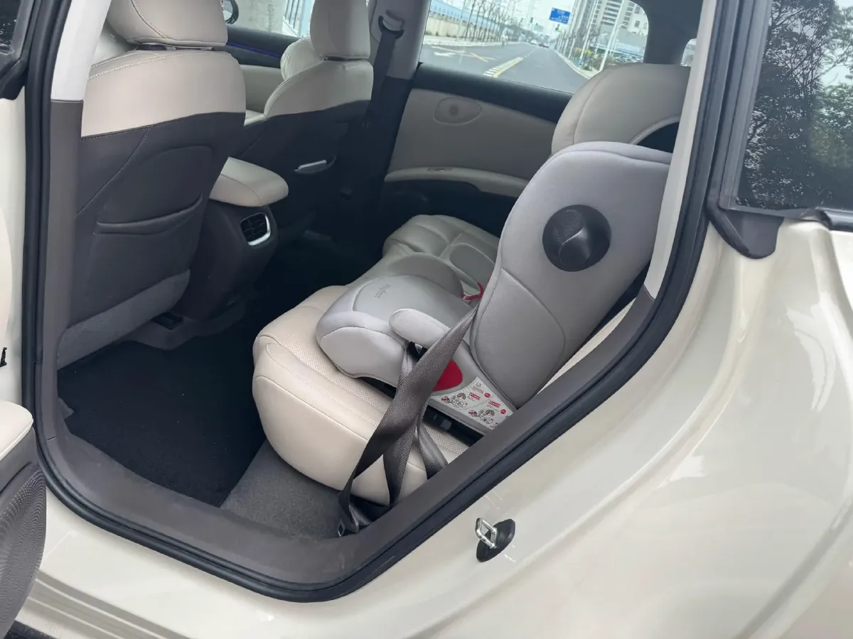 2023 IM LS6 BEV 100KWH,autocango,china used car exporter,china ev exporter,chinese used car exporter,chinese used ev exporter