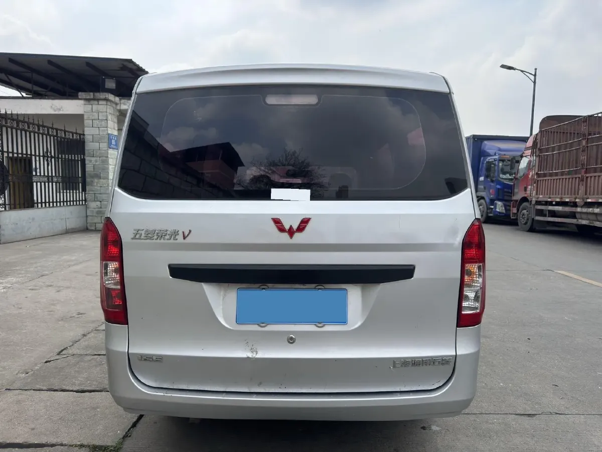 2018 WuLing RongGuang V 1.5L 112HP L4 5MT,autocango,china used car exporter,china ev exporter,chinese used car exporter,chinese used ev exporter