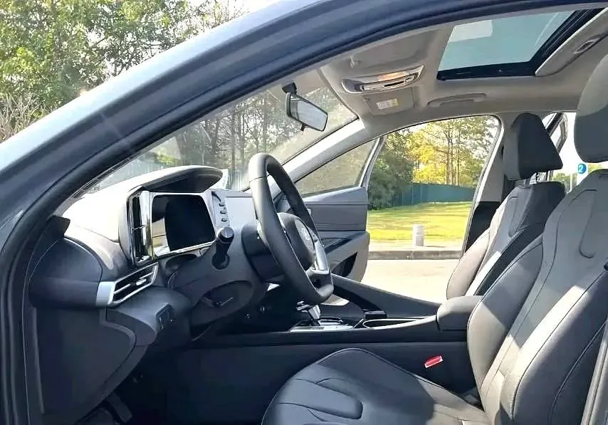 2022 Hyundai Elantra 1.5L 115HP L4 CVT,autocango,china used car exporter,china ev exporter,chinese used car exporter,chinese used ev exporter