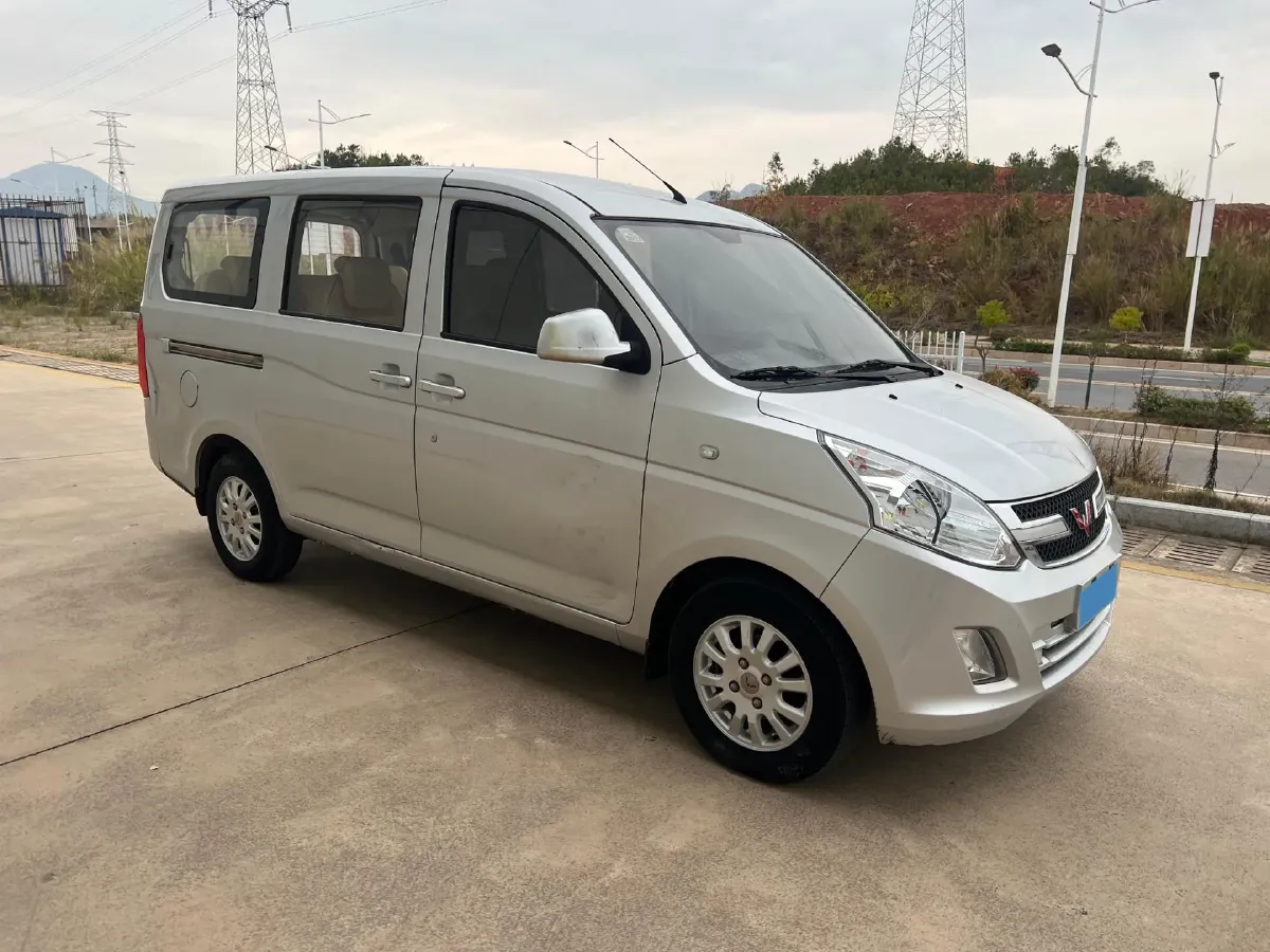 2015 WuLing HongGuang 1.5L 112HP L4 5MT,autocango,china used car exporter,china ev exporter,chinese used car exporter,chinese used ev exporter