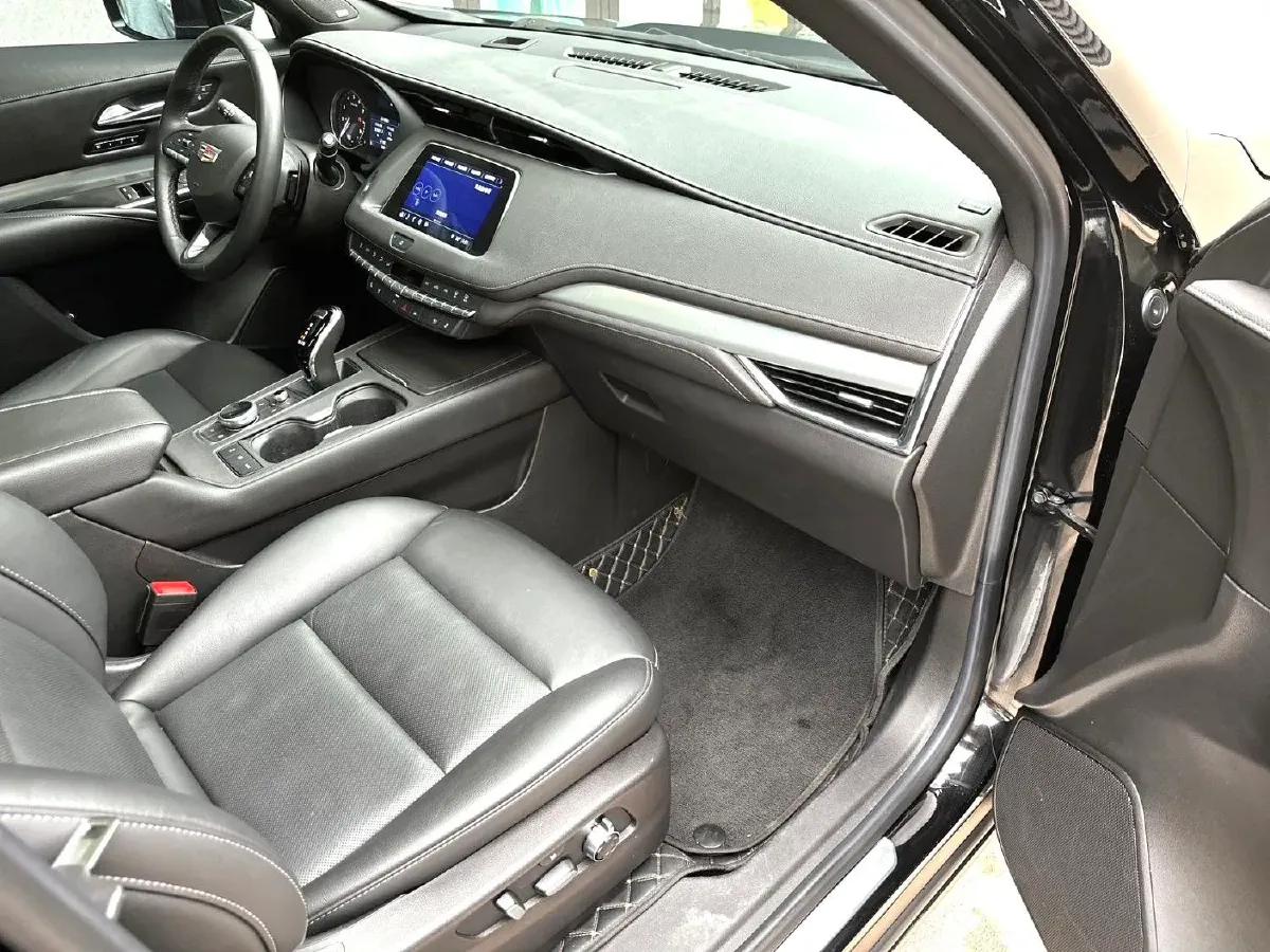 2022 Cadillac XT4 2.0T 237HP L4 9AT,autocango,china used car exporter,china ev exporter,chinese used car exporter,chinese used ev exporter