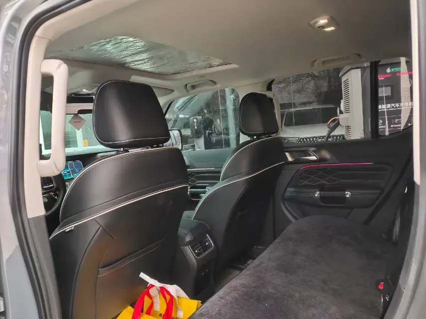 2023 Tank 300 2.0T 227HP L4 8AT,autocango,china used car exporter,china ev exporter,chinese used car exporter,chinese used ev exporter