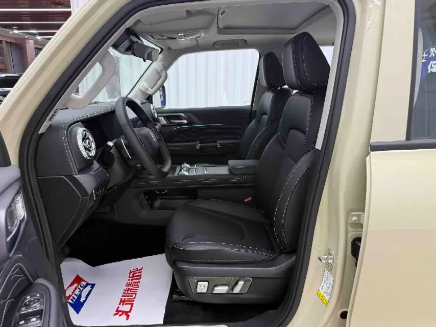 2024 Tank 300 2.0T 227HP L4 8AT,autocango,china used car exporter,china ev exporter,chinese used car exporter,chinese used ev exporter