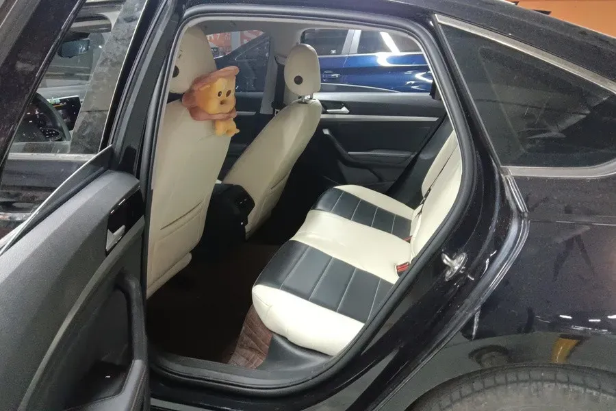 2023 Volkswagen Lavida 1.5T 160HP L4 7DCT,autocango,china used car exporter,china ev exporter,chinese used car exporter,chinese used ev exporter