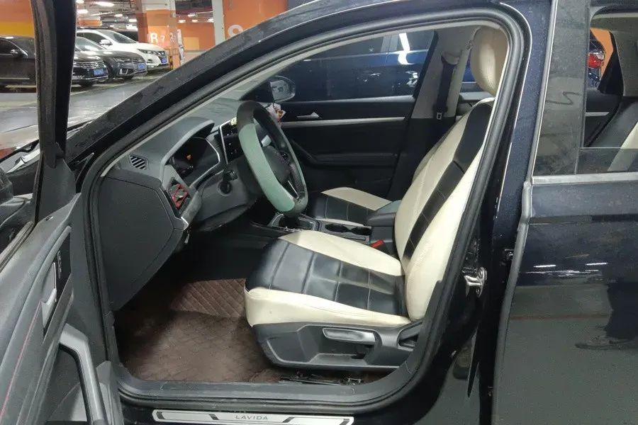 2023 Volkswagen Lavida 1.5T 160HP L4 7DCT,autocango,china used car exporter,china ev exporter,chinese used car exporter,chinese used ev exporter