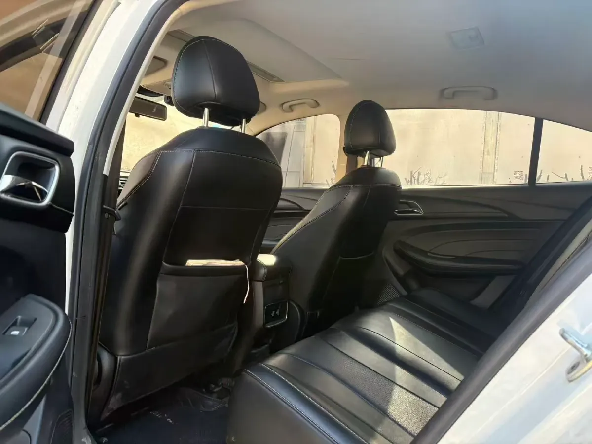 2019 Roewe i5 1.5L 120HP L4 CVT,autocango,china used car exporter,china ev exporter,chinese used car exporter,chinese used ev exporter