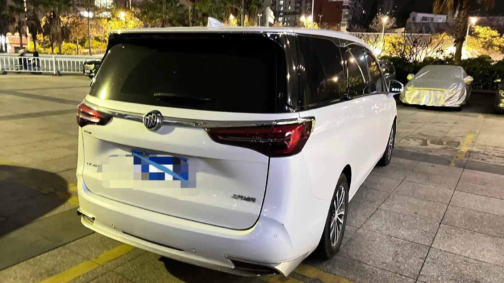 2022 Buick GL8 2.0T 237HP L4 9AT,autocango,china used car exporter,china ev exporter,chinese used car exporter,chinese used ev exporter