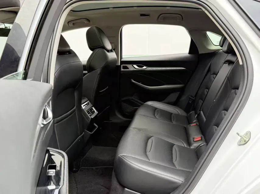 2021 Geely Preface 2.0T 190HP L4 7DCT,autocango,china used car exporter,china ev exporter,chinese used car exporter,chinese used ev exporter