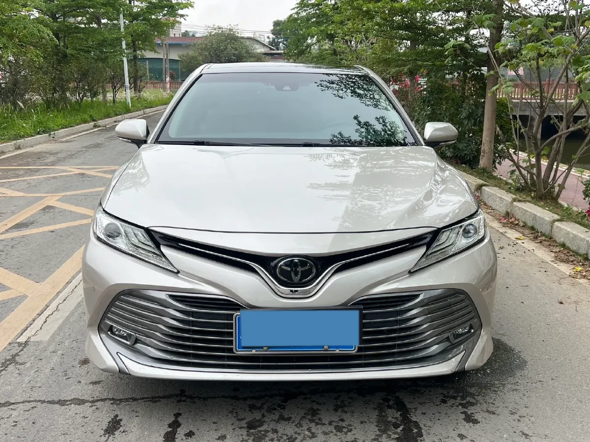 2019 Toyota Camry 2.5L 209HP L4 8AT,autocango,china used car exporter,china ev exporter,chinese used car exporter,chinese used ev exporter