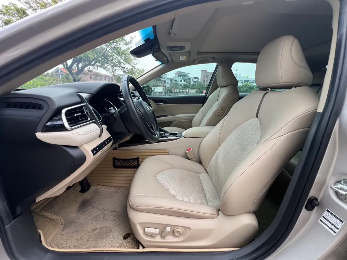 2019 Toyota Camry 2.5L 209HP L4 8AT,autocango,china used car exporter,china ev exporter,chinese used car exporter,chinese used ev exporter