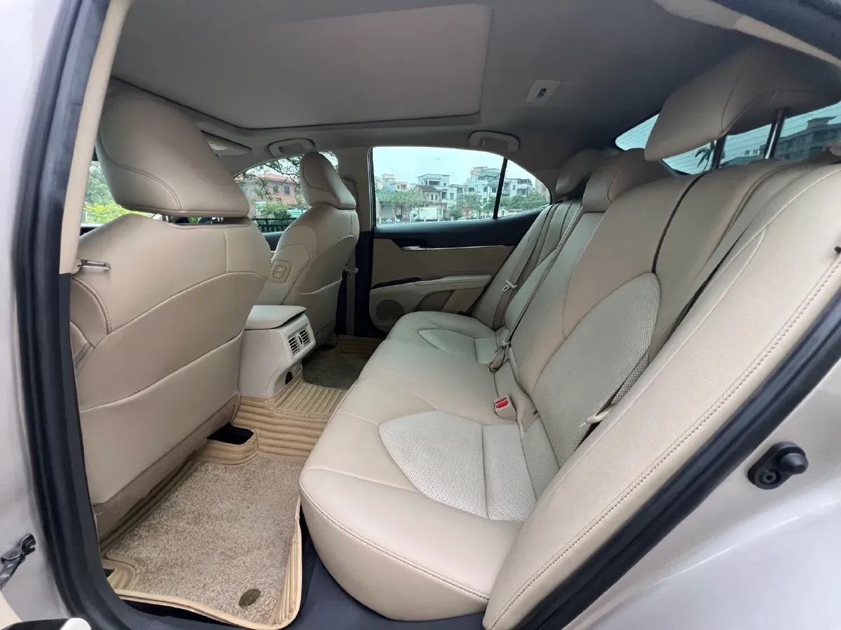 2019 Toyota Camry 2.5L 209HP L4 8AT,autocango,china used car exporter,china ev exporter,chinese used car exporter,chinese used ev exporter