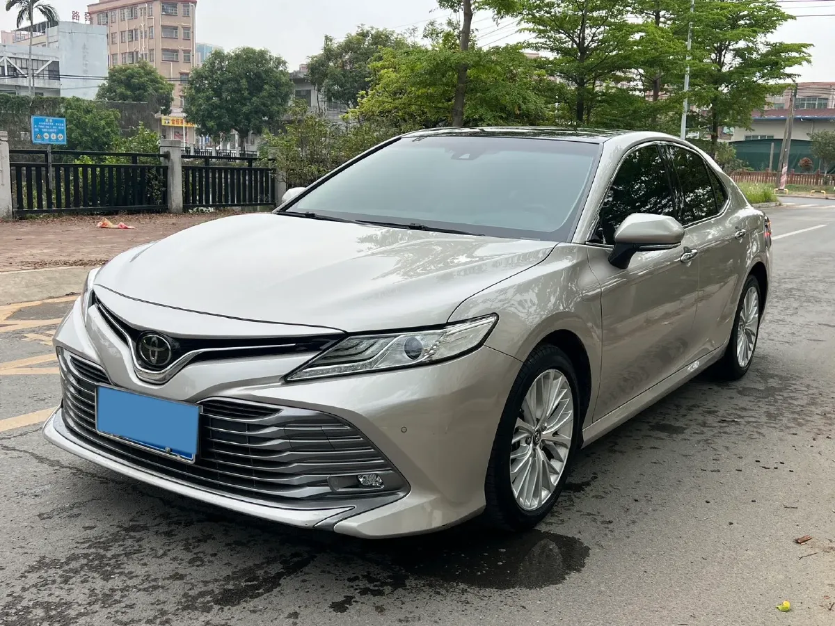 2019 Toyota Camry 2.5L 209HP L4 8AT,autocango,china used car exporter,china ev exporter,chinese used car exporter,chinese used ev exporter