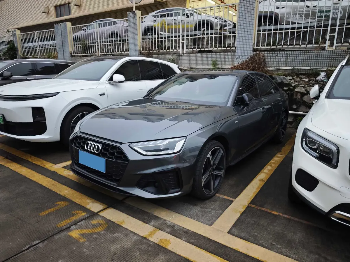 2024 Audi A4L 2.0T 190HP L4 7DCT,autocango,china used car exporter,china ev exporter,chinese used car exporter,chinese used ev exporter