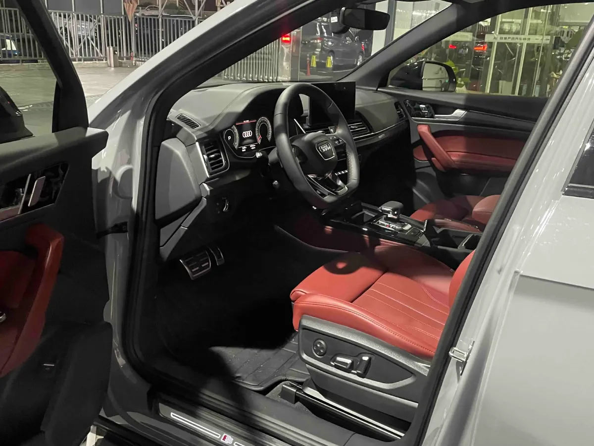 2024 Audi A4L 2.0T 190HP L4 7DCT,autocango,china used car exporter,china ev exporter,chinese used car exporter,chinese used ev exporter